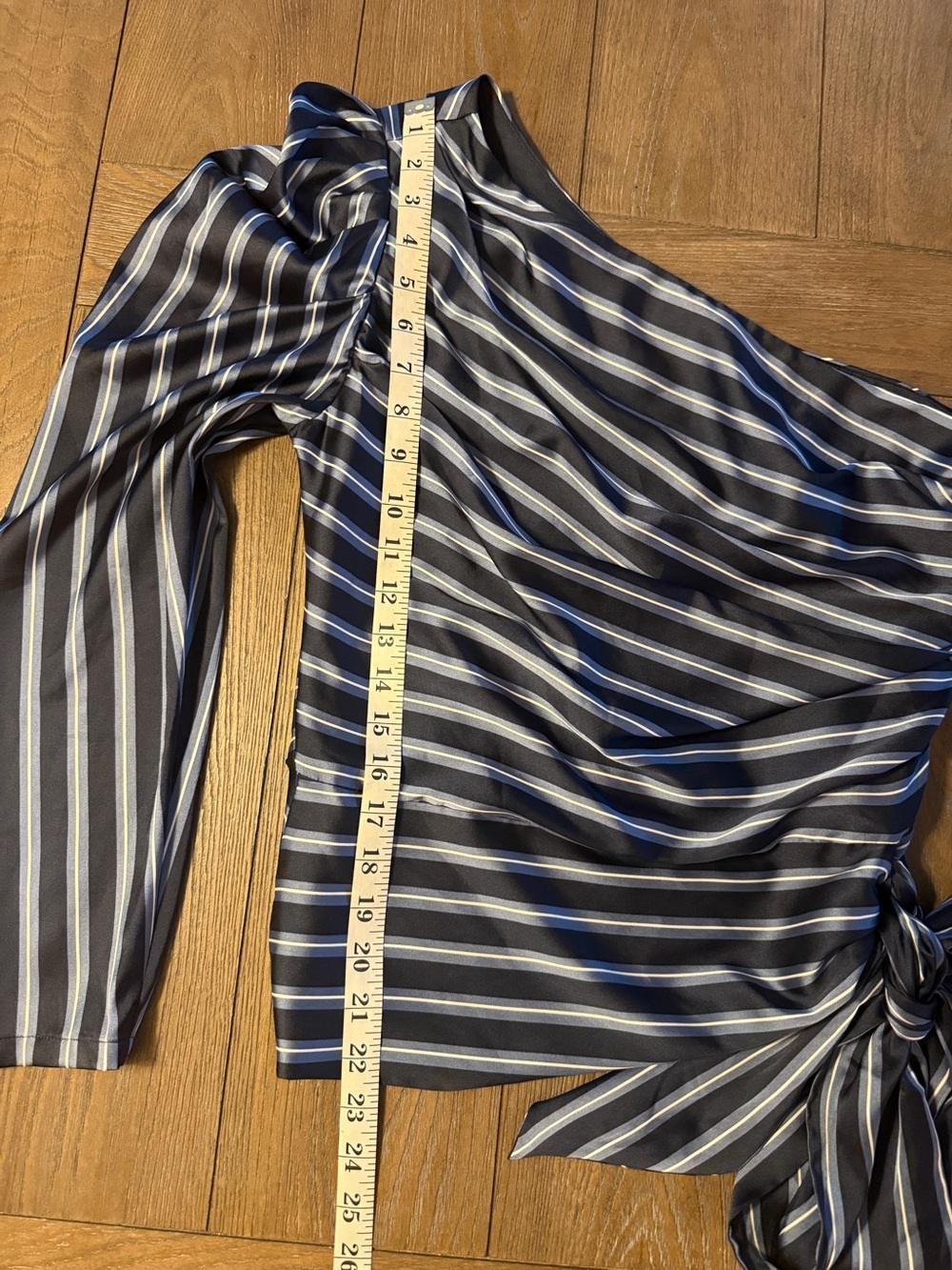WHBM White House Black Market One Shoulder Striped Tie Waist Blouse Size 6 - Picture 8 of 9